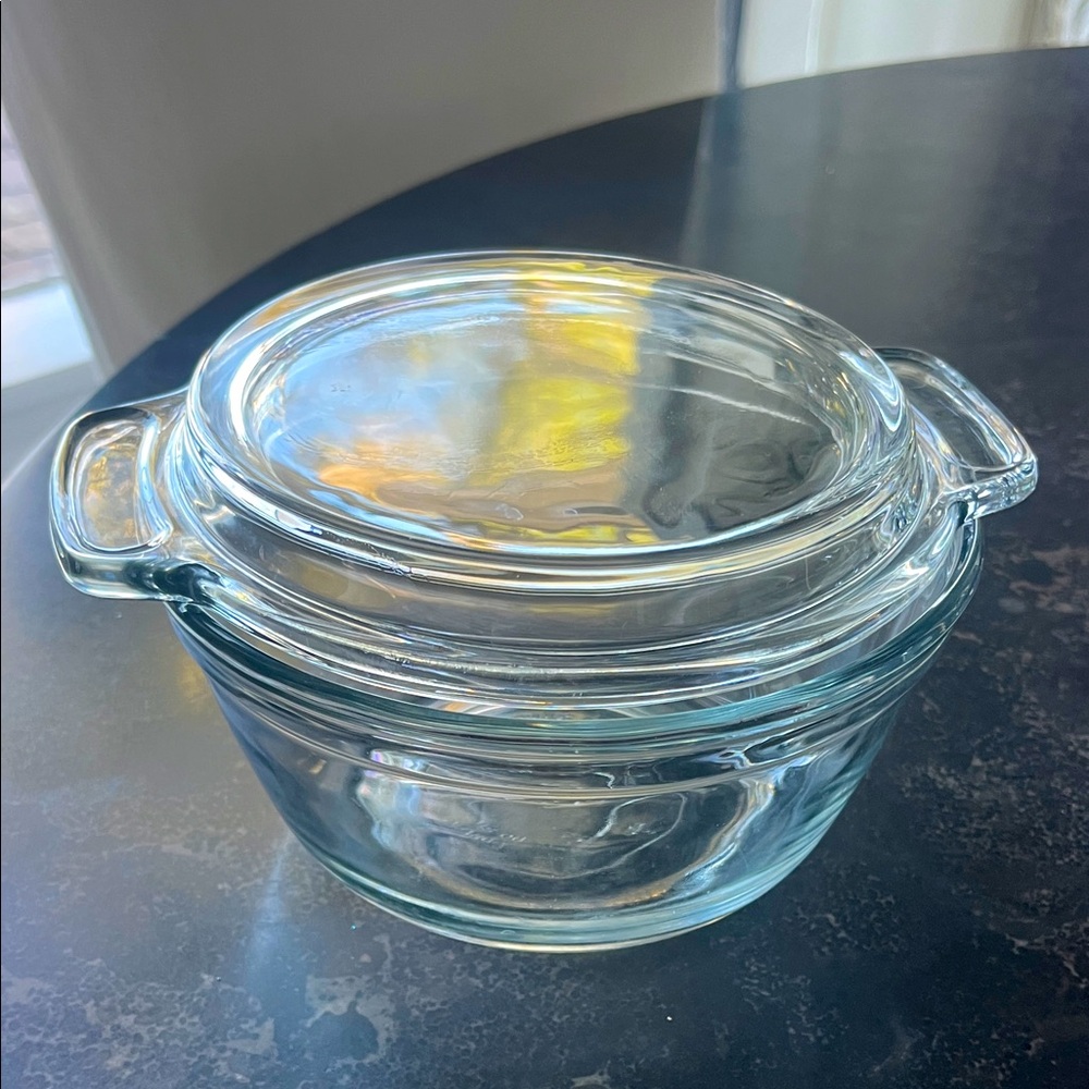 Vintage anchor hocking Pyrex clear 1 quart glass bowl with lid